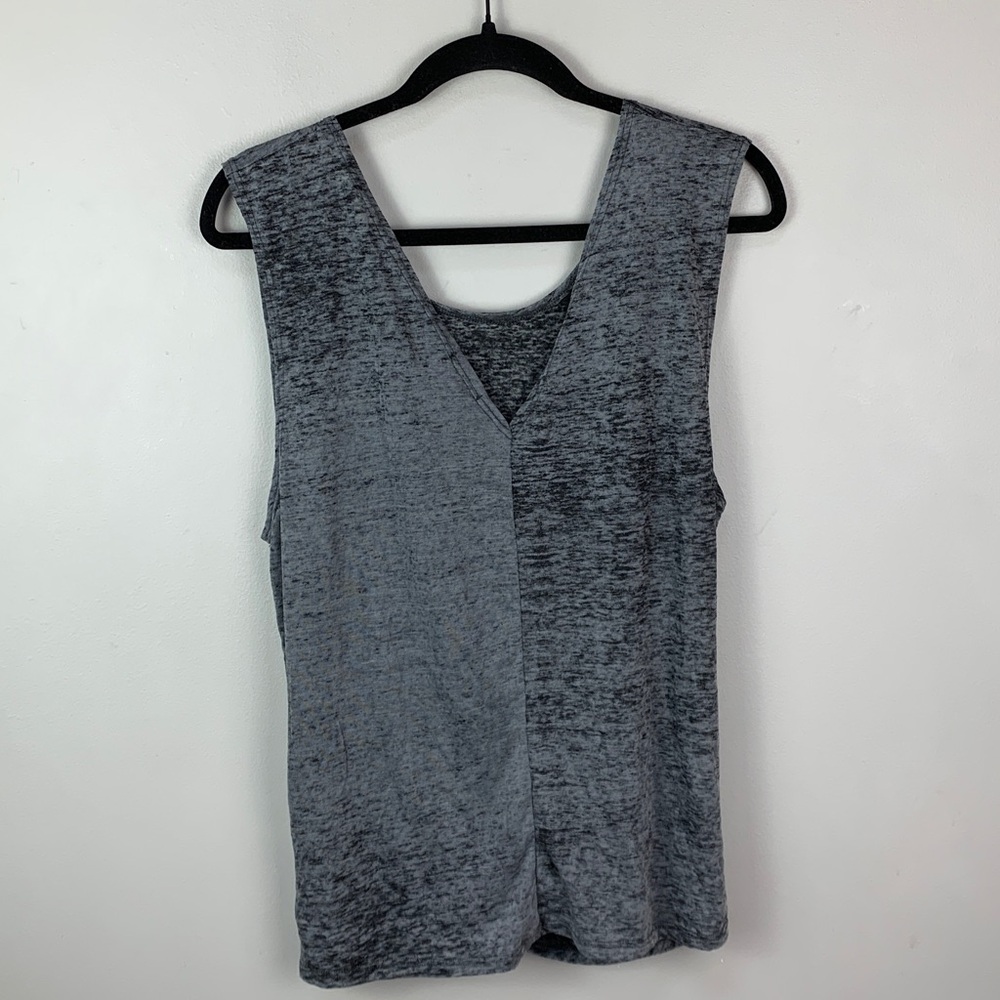 Gray Sleeveless Women's Top NEW! - Picture 2 of 6